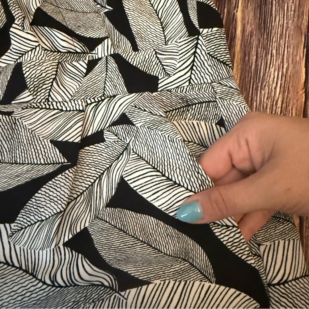 Loft Leaf Patterned Romper - Picture 5 of 5